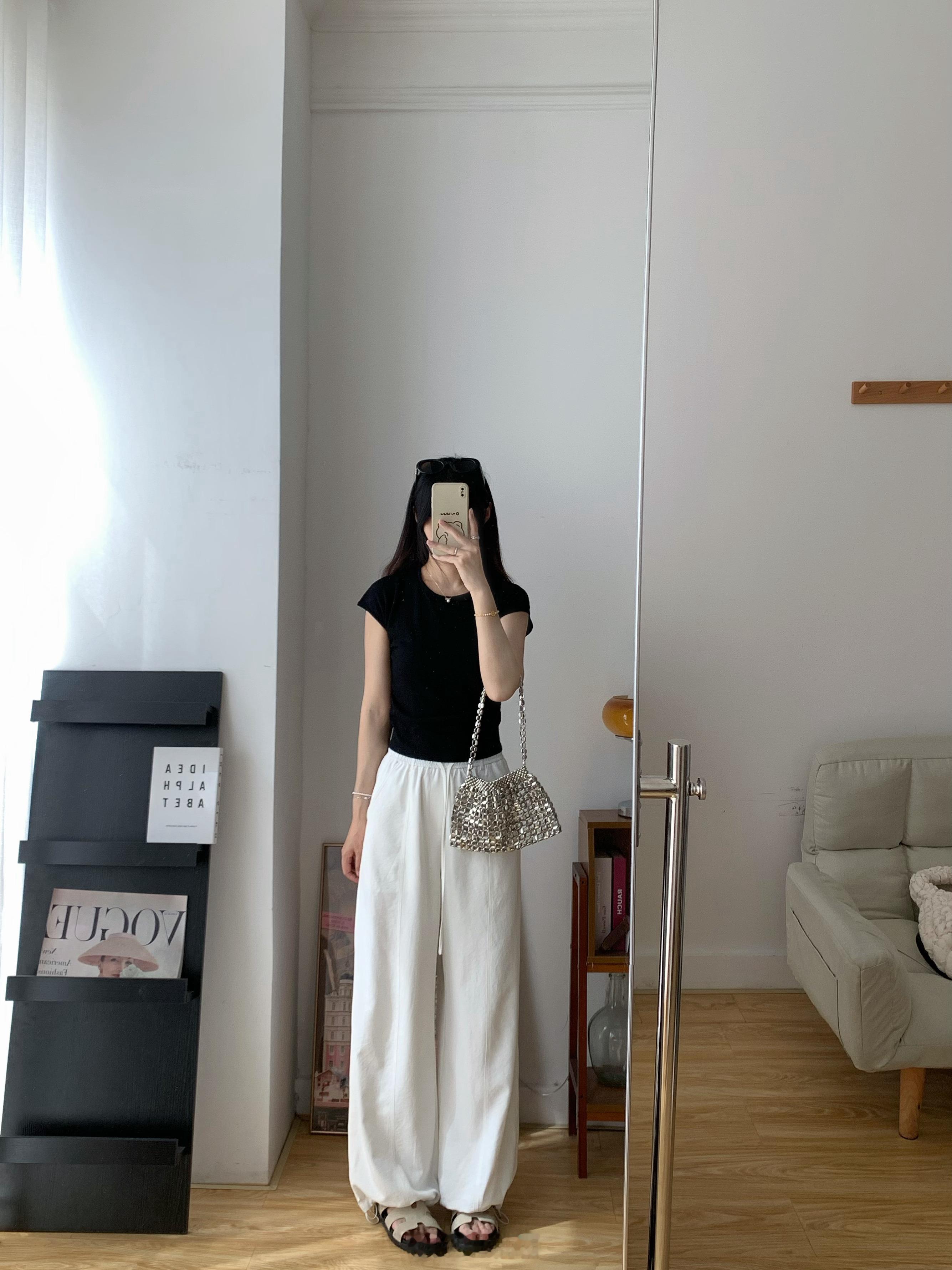 每次发 每次都有小宝问那就再说一次[开学季] 这个裤子周日团哦～还有个黑色！看来