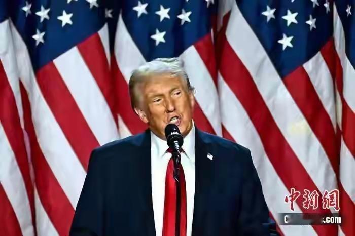 日前，当记者问及美国军队的伤亡情况时，特朗普咬牙切齿地称，那都是可恶的伊朗人干的