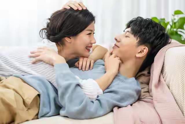 男人到死都“好色”？2026心理学深度揭秘：从荷尔蒙到灵魂共鸣，真相扎心却温暖！