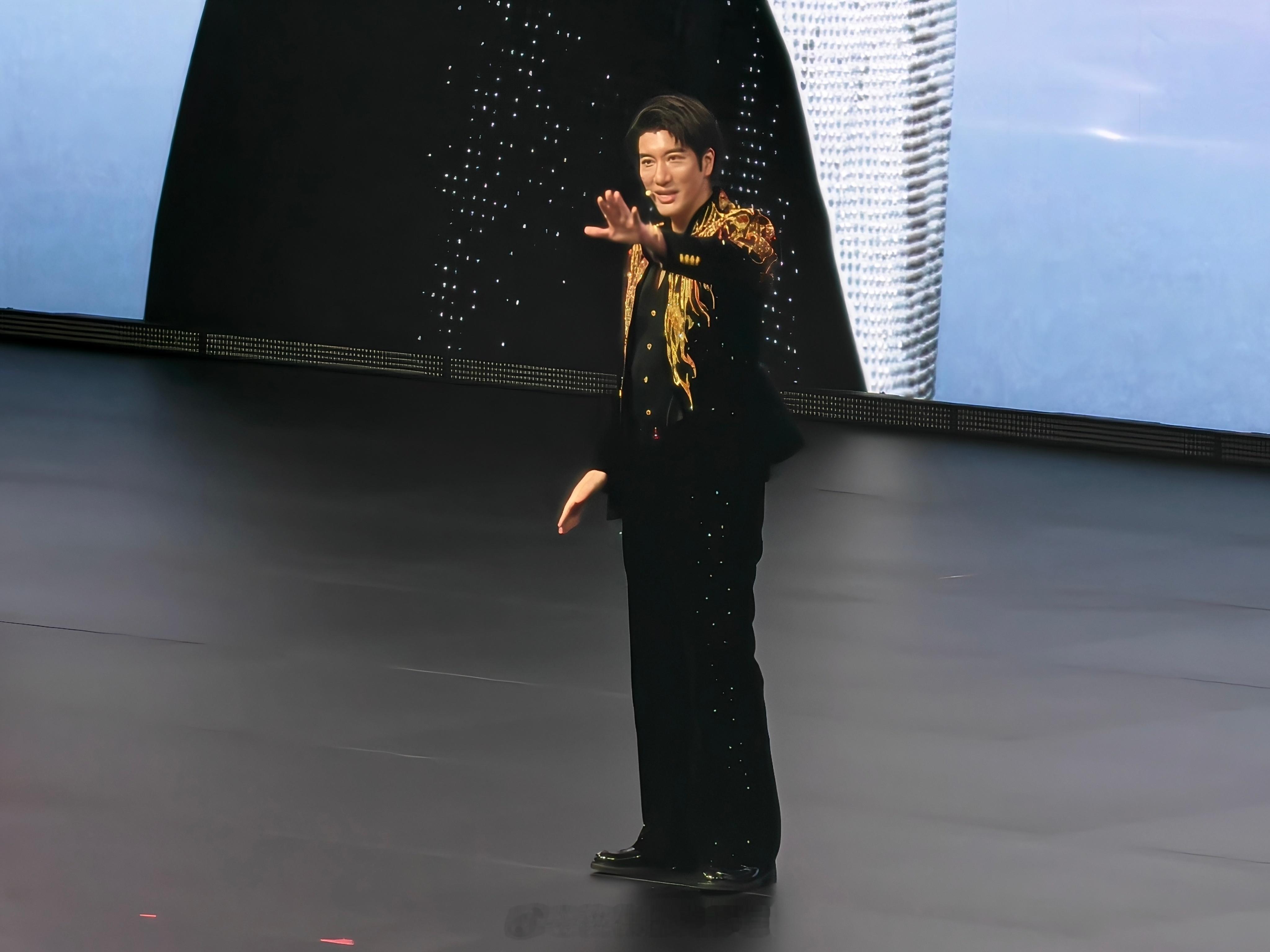 腾势请王力宏为用户唱歌王力宏真帅啊！ 