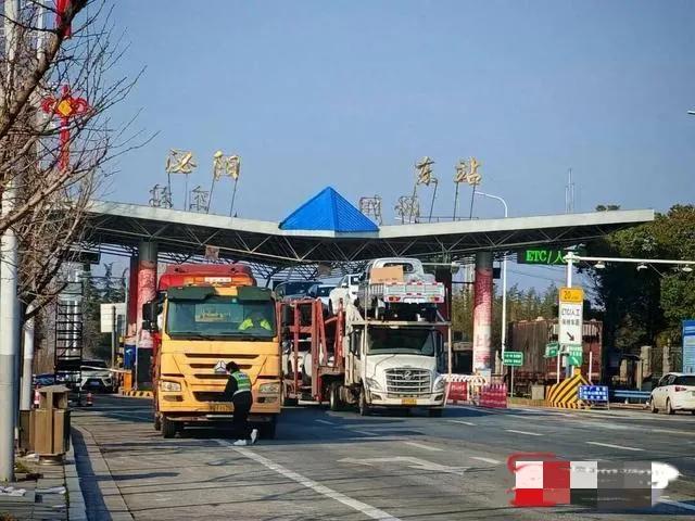 河南泌阳这个地方近日因为不光彩的扣车事件，在网络、媒体和舆论中闹得天下皆知——该