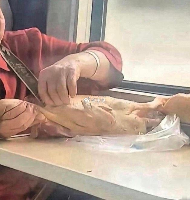 火车这一幕，属实是震惊到我了 