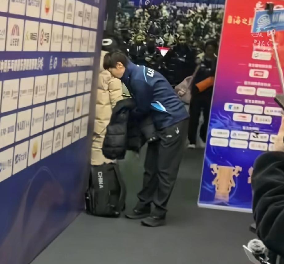 南京乒超联赛总决赛女团半决赛，王曼昱独赢两分率领山东鲁能俱乐部3-1战胜华东理工