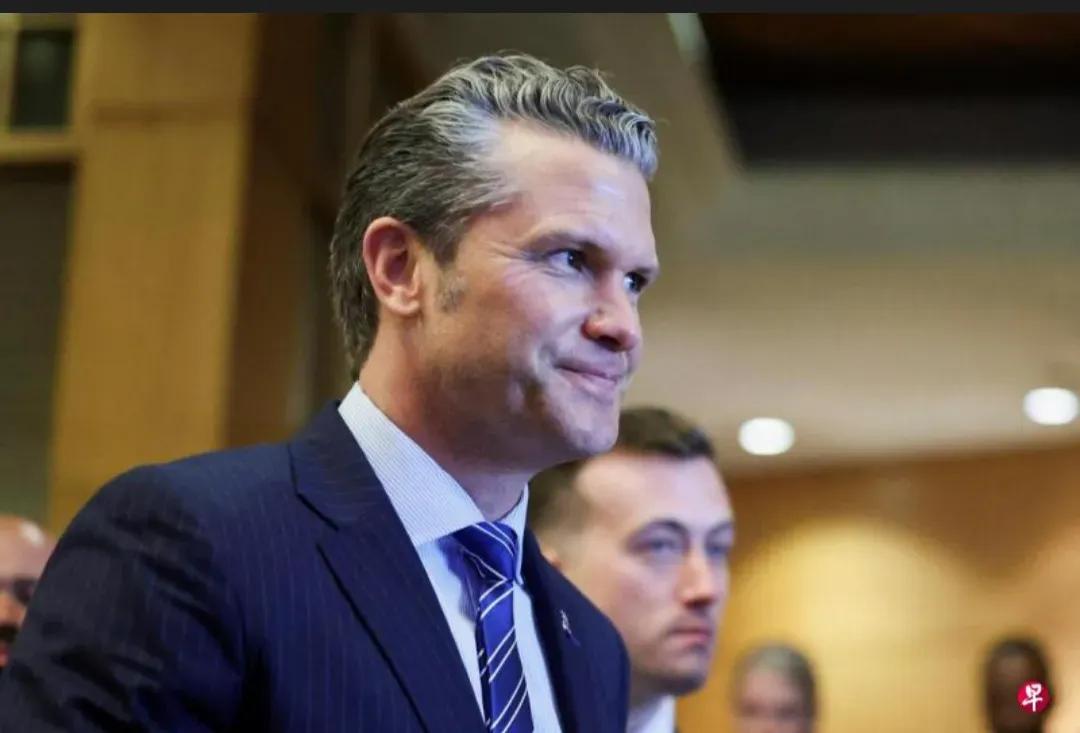 就在刚刚，
美国和菲律宾同时宣布了！
 
10月31日，美国防长赫格塞斯和菲律宾