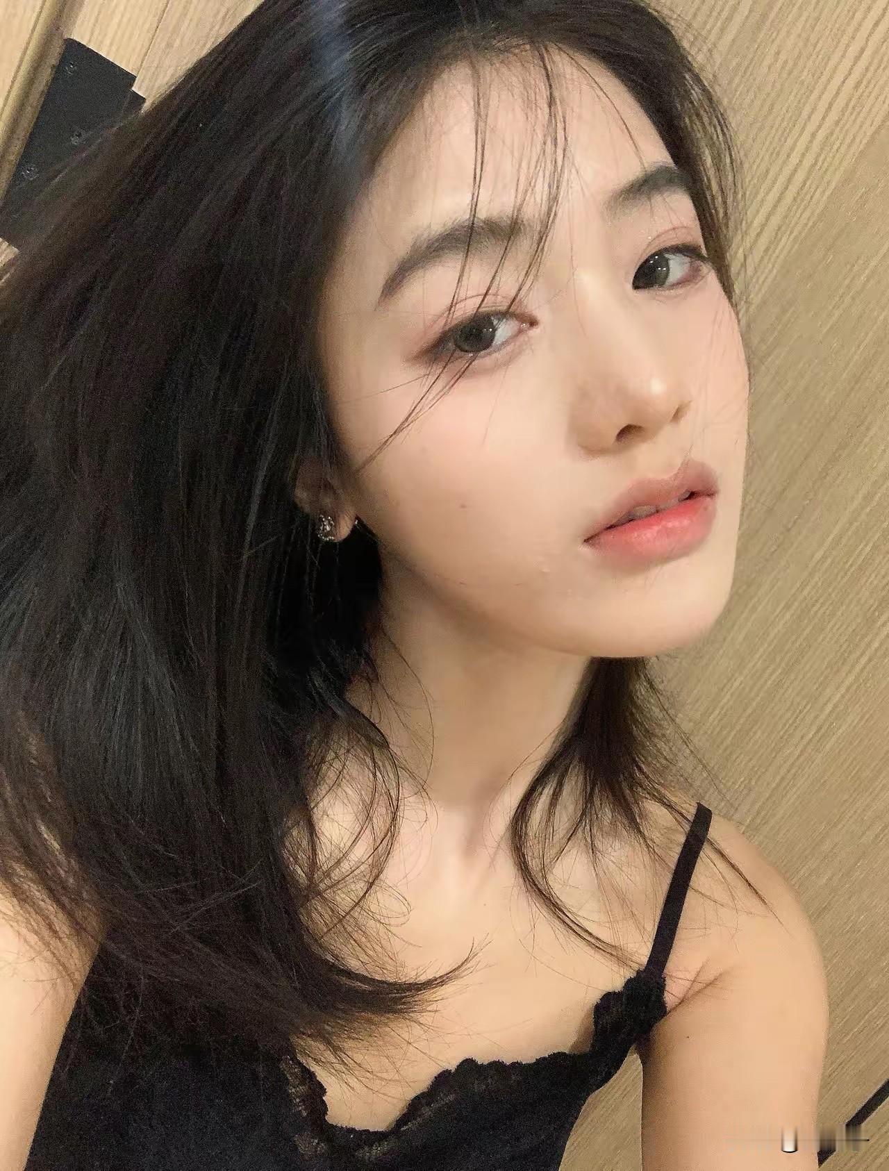 无论之前多么亲密
一旦不联系
不分享
时间久了
就什么都不是了