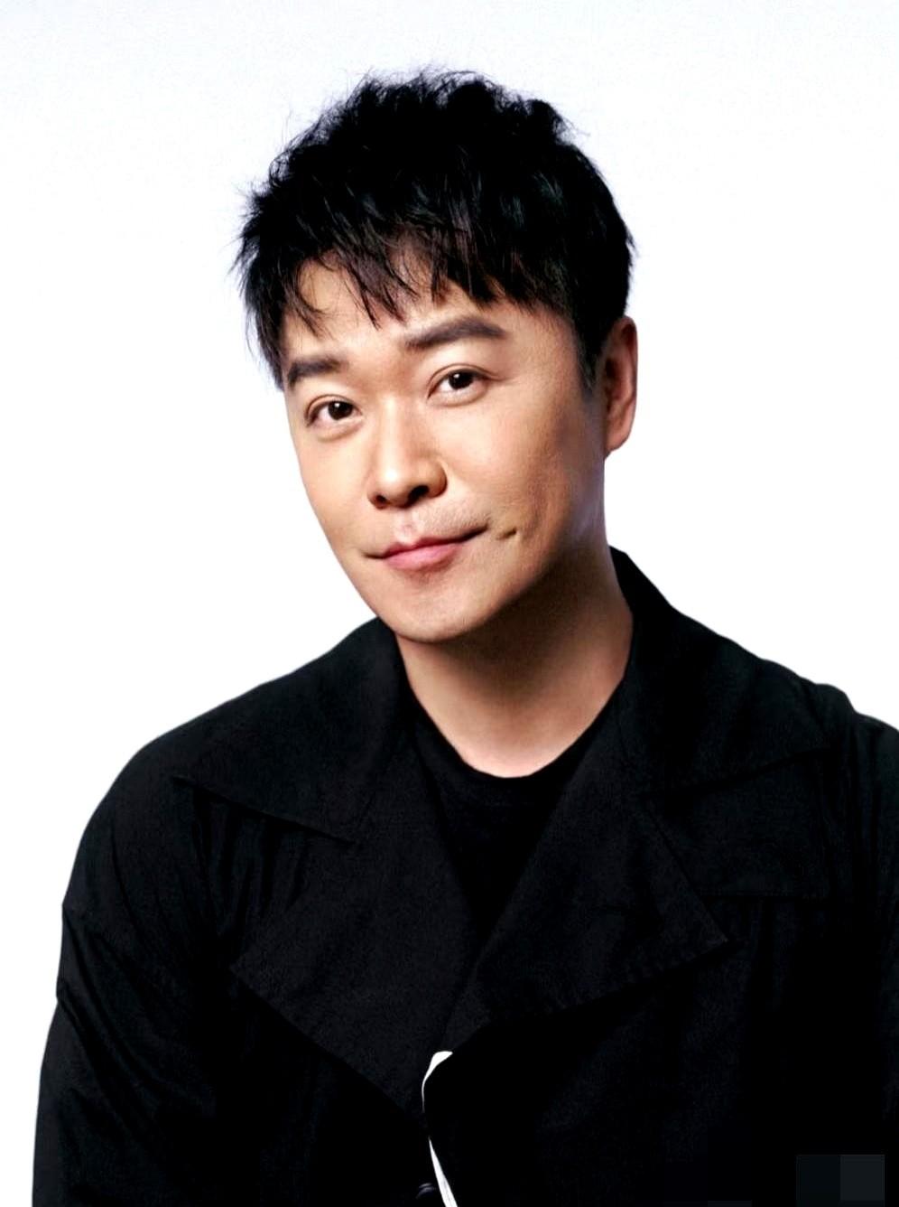 2023年金鸡奖最佳导演给了陈思诚，当时网上骂声一片。不少人说《唐探1900》豆