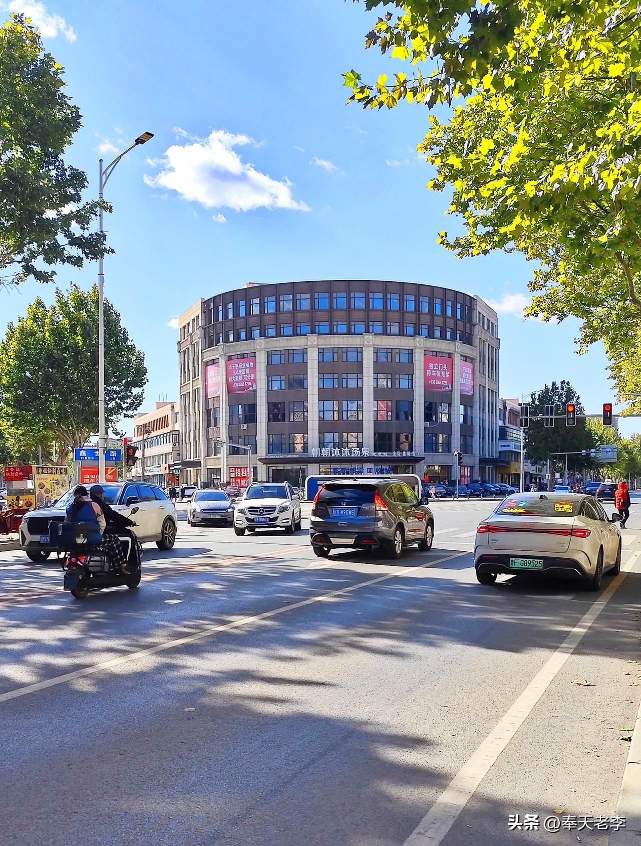 普兰店城区，位于辽东半岛南部，毗邻渤海普兰店湾。城区内最有名的河当属鞍子河和平安