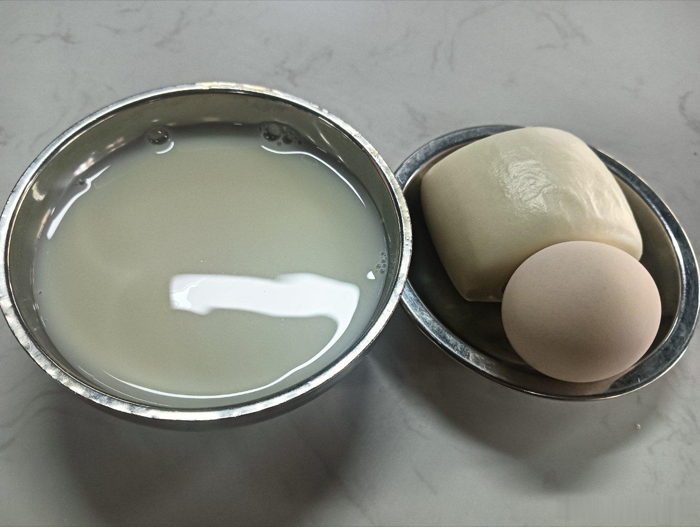 今天周一，这个点在饭堂吃早餐就剩这些了！来到单位想的第一件事就是：七月还招暑假工