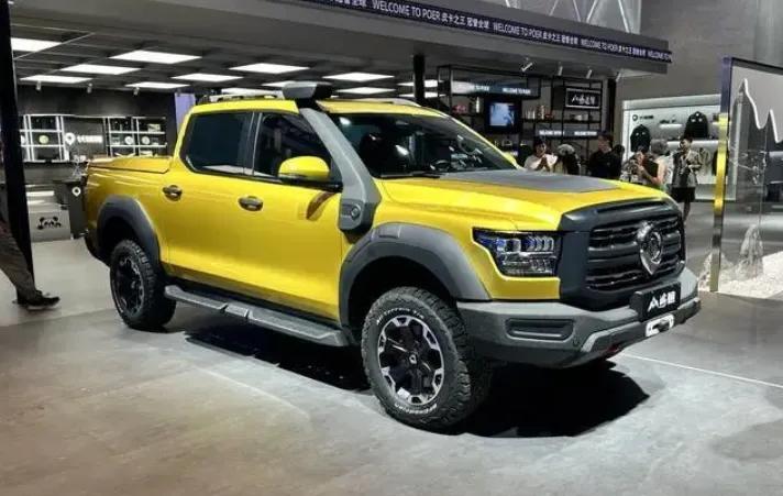 中国“炮弹”和福特Ranger放一起，谁才是更值得入手的高性价比皮卡？
随着生活