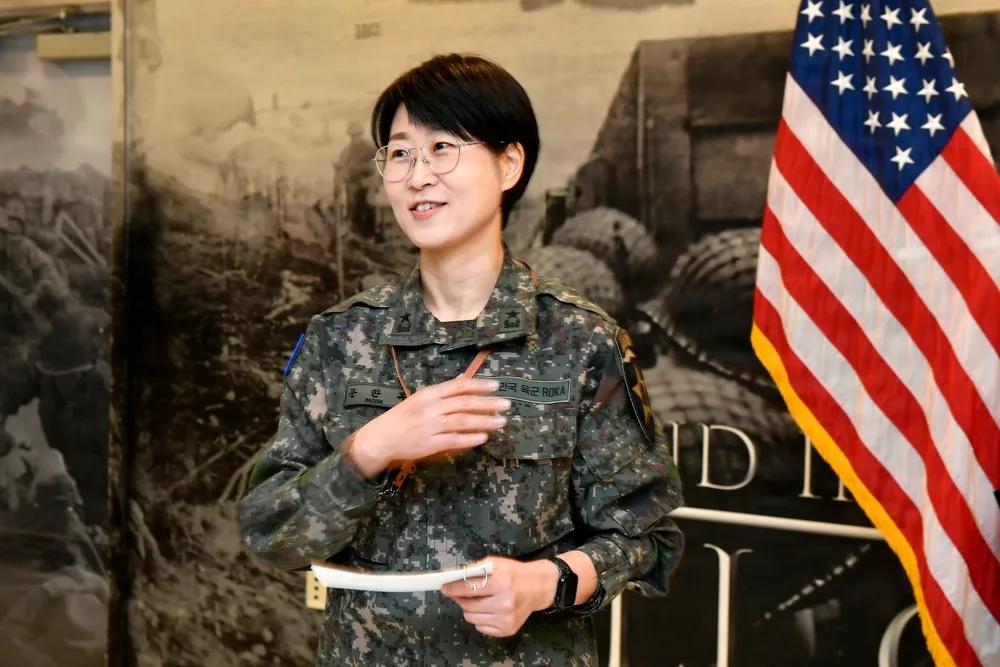 2026年2月4日，韩国陆军准将韩玉文准将，韩国第二步兵师/韩美联合师副司令，在