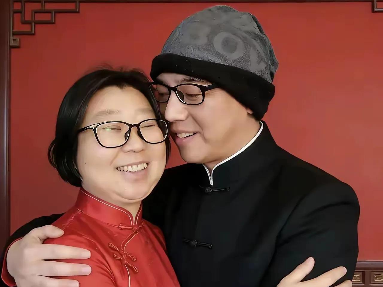 我女朋友大连小姐姐突然让我不要和女粉丝太亲密，她让我和女粉丝保持适当的距离，我都