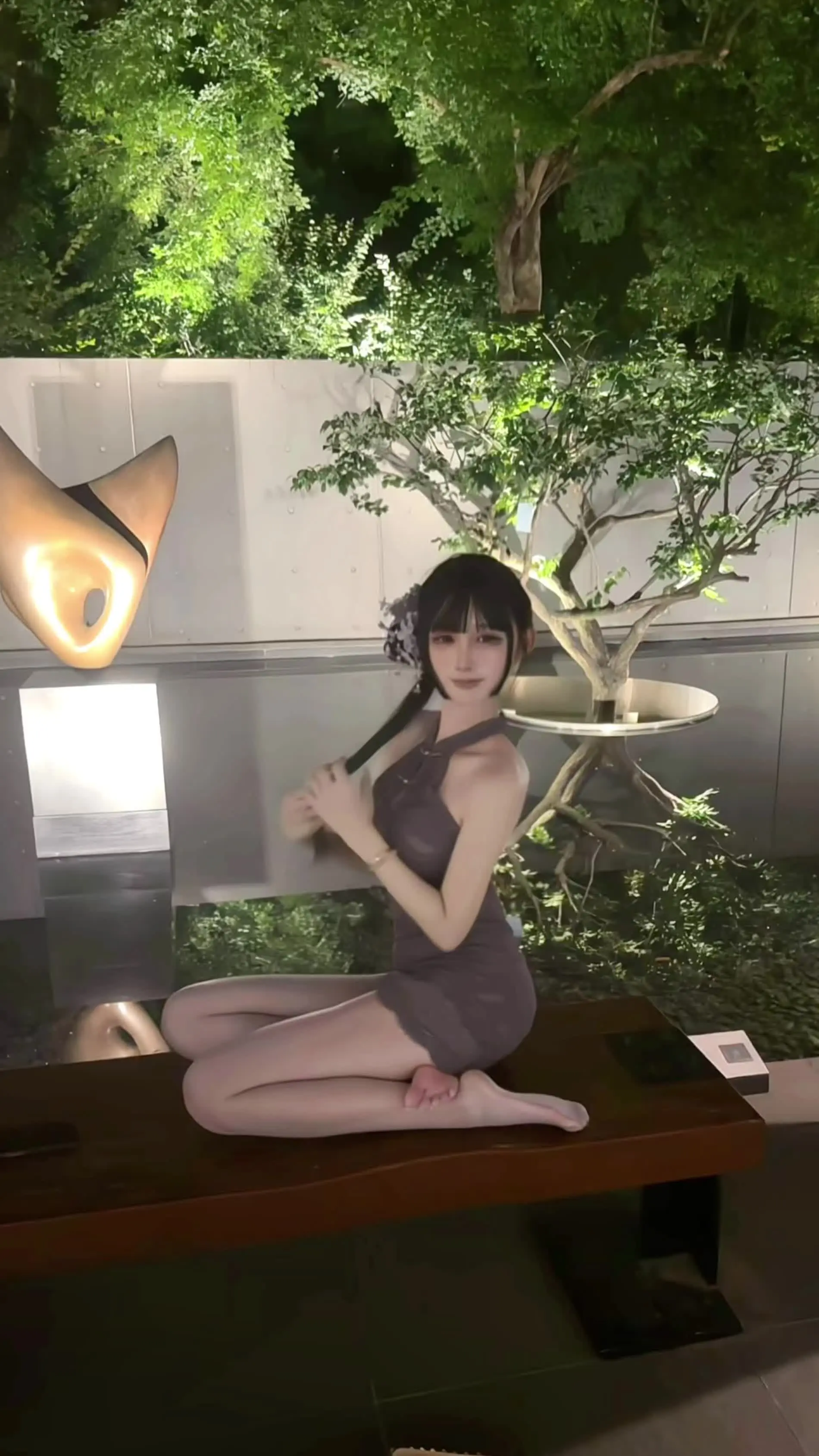 《散步偶遇新搬来的邻居太太》