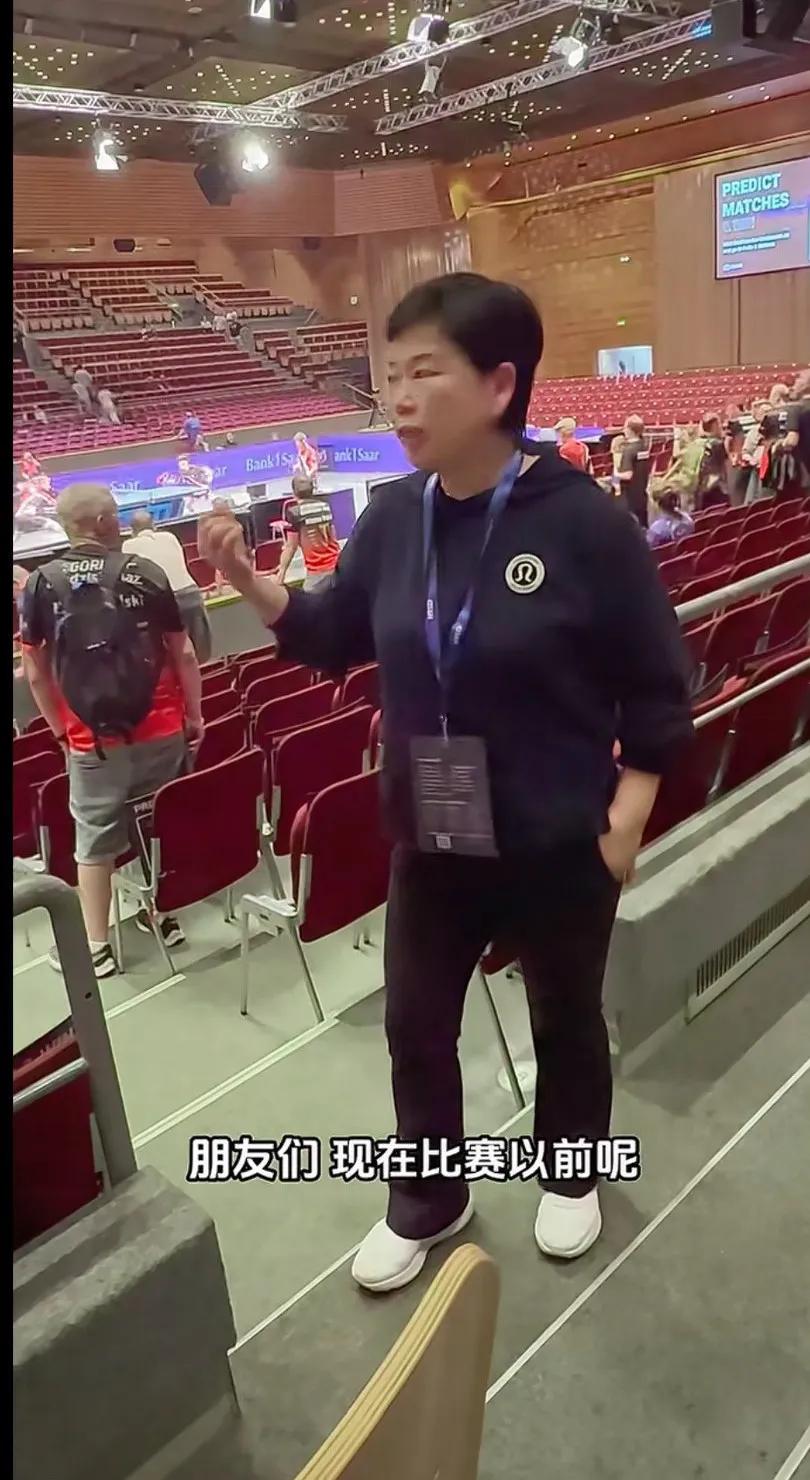 倪姐直播樊振东比赛，直播间人数估计能超过一百万加[呲牙]
谢谢你！你做了一个桥梁