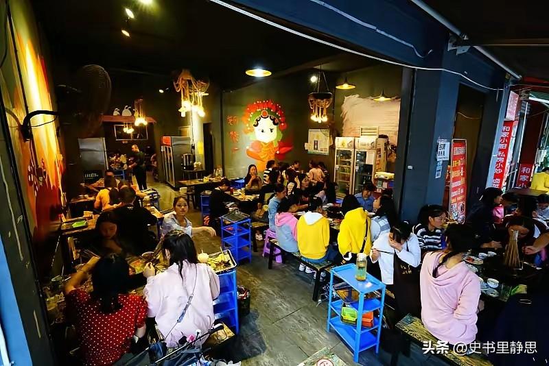 是偷情还是犯罪！？四川宜宾，烧烤店女老板晚上叫镇政府工作人员来喝酒，两人在店内厕