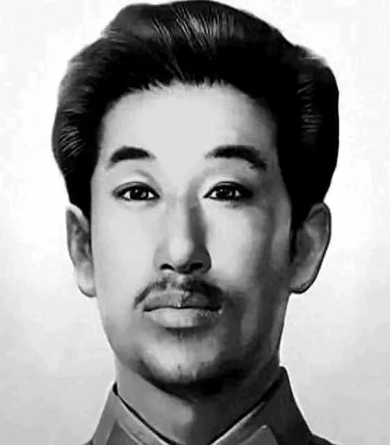零下四十度，鹤立县雪窝子里，赵尚志后腰被 “皮货商人” 刘德山一枪打穿。
他没倒