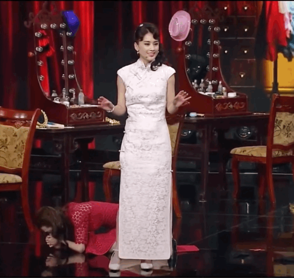 路人无权强行阻止他人公共场所吸烟  那强行让路人吸收二手烟就有理了？没素质就是没