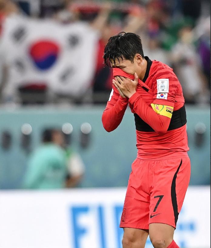 仅8名球员回国！韩国总统亲自道歉！韩国队未进入世界杯32强后，韩国足协宣布，不会