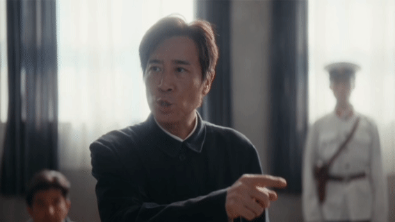 重器第10集于和伟控诉这段解气了 于和伟没有大开大合的爆发式表演，靠语气、眼神的