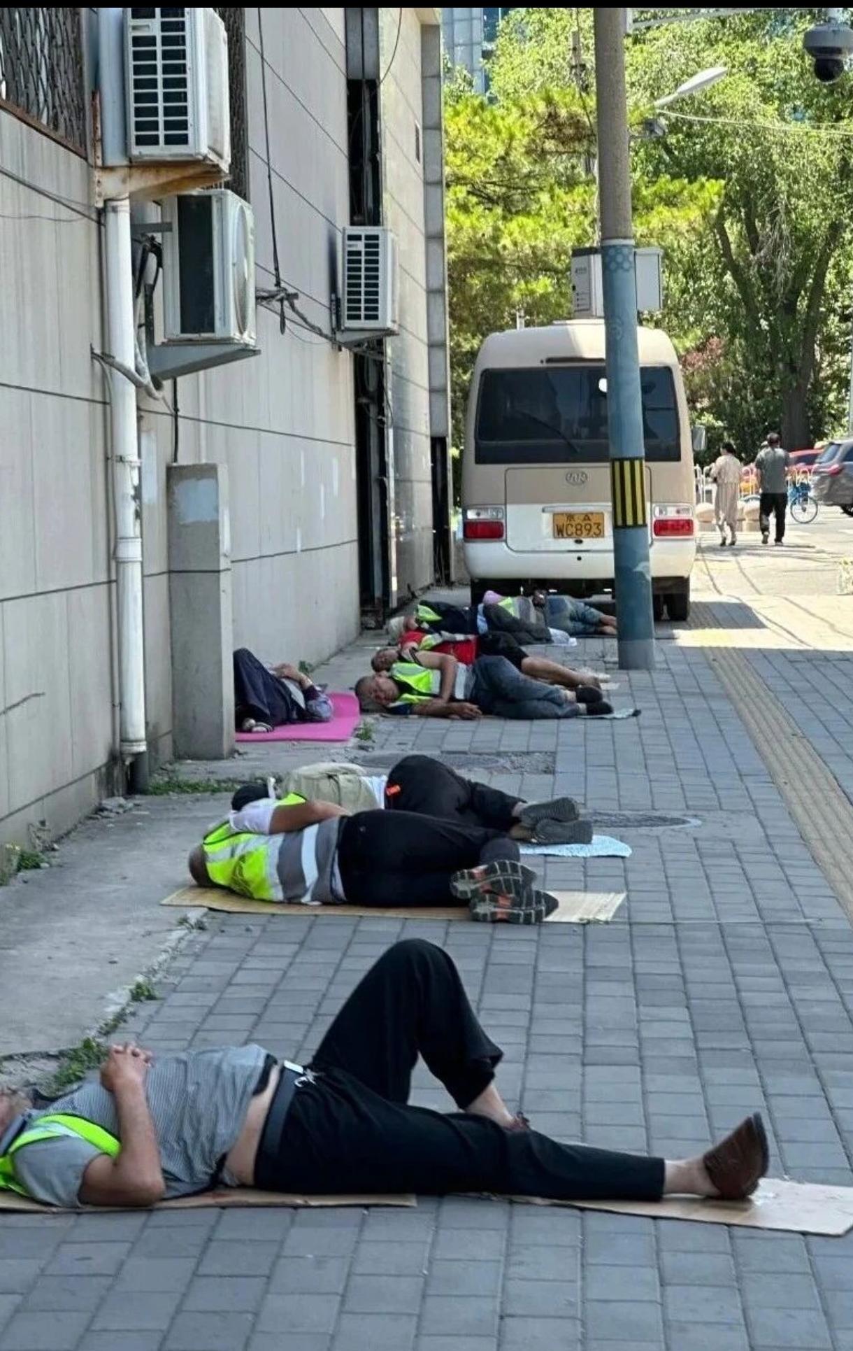 都是打工人，辛苦啦！