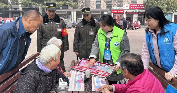 |河南禁毒豫筑平安|走进辖区公园面对面讲解禁毒知识