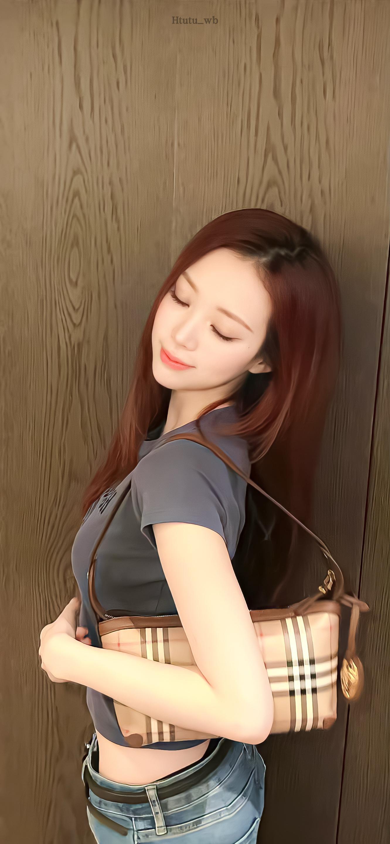 Narin壁纸来啦～😼🍓 ​​​