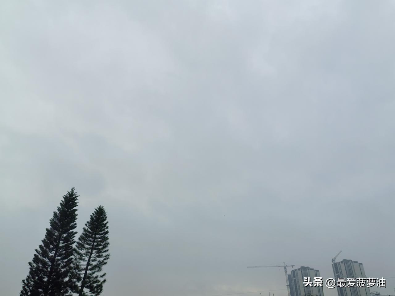 广东多地冰雹橙色预警信号生效！未来几天，我省大部有强对流，中北部有明显降水！
