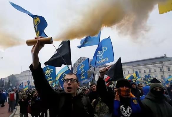 俄乌迎来大结局，泽连斯基没想到，为了停战，乌人民会这么积极
​冲突刚打响那阵子，