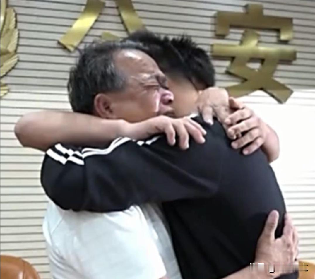 广东一7岁男孩被人拐卖，12年后，他路过云南一家大排档时，突然觉得店中生蚝的味道
