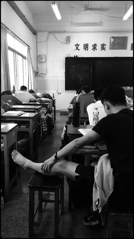 高考完的那个暑假怎么过我记得儿子高考完的那个暑假和以往的暑假虽然并没有太大区别，