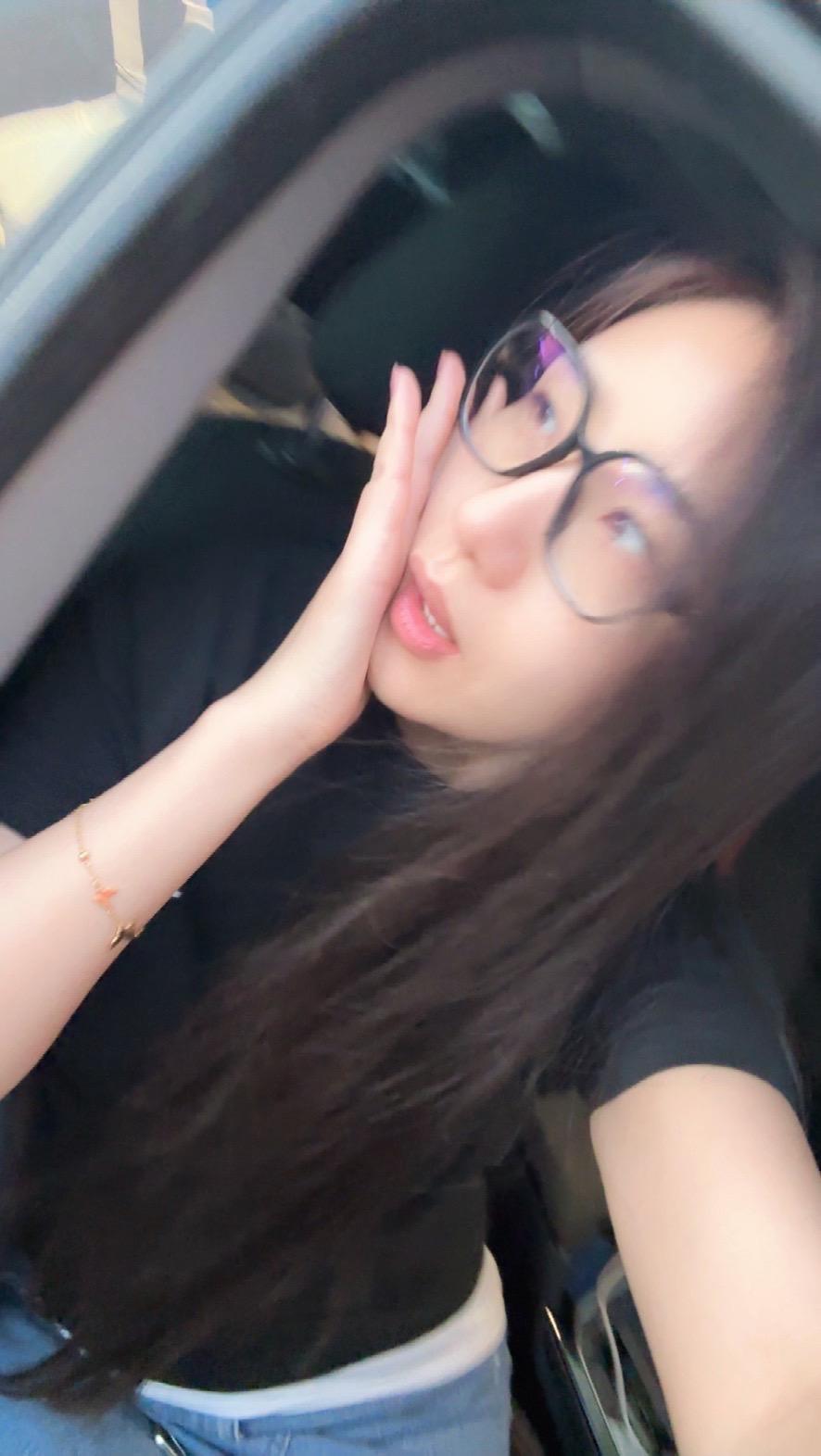 哥哥 校门口等你