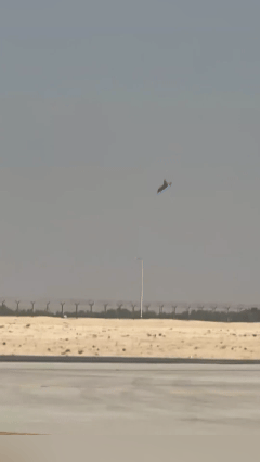 错怪印度了，原来印度表演的是坠机，而不是进行飞行表演，只不过太费光辉战斗机和飞行