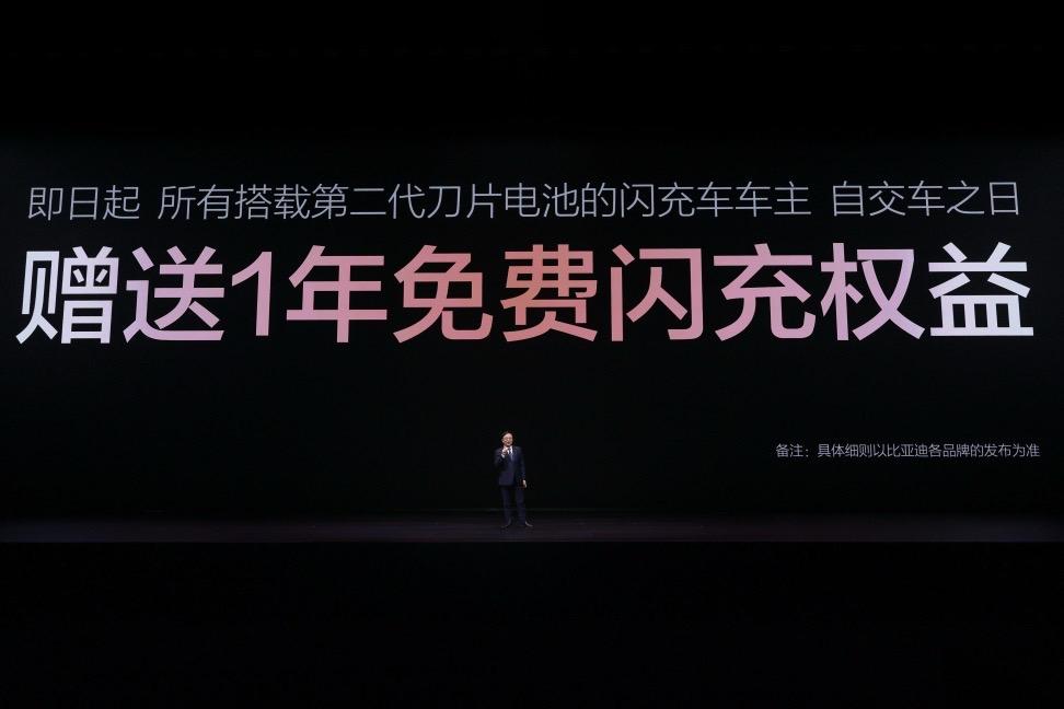 国际局势牵动油价神经，国内成品油价格再次逼近“9元大关”，燃油车主加满一箱油将多