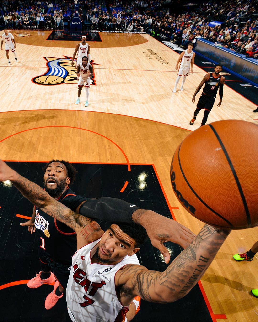 韦尔今天面对德拉蒙德表现出色，13投7中，三分球2投2中，罚球5罚4中，得到20