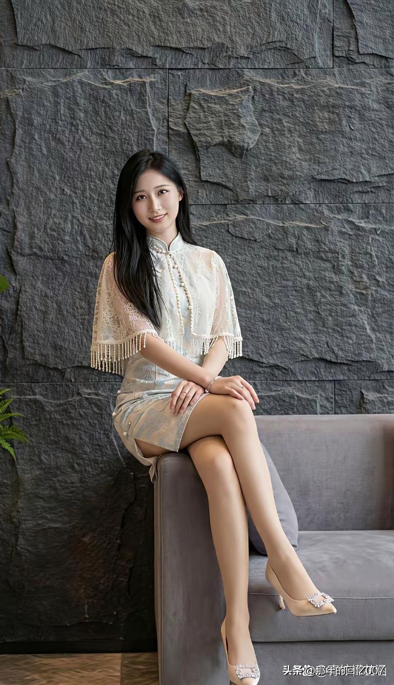 复古旗袍简直是优雅气质的代名词，穿上它的女生分分钟变身气质女神。之前参加一场复古