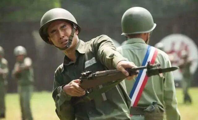 台军1.2万士兵宁赔8.9亿也要退伍！真是比逃兵更让人后背发凉……！


最近台