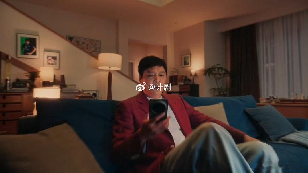 范志毅同款看C罗进球表情 范志毅看C罗进球的表情管理彻底失控了！从平静刷手机到激