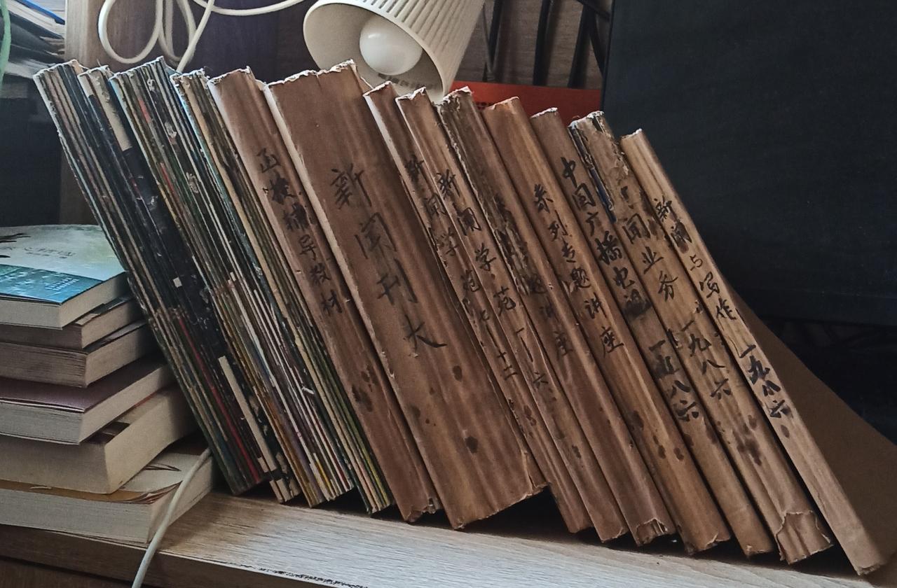 做了一辈子文字匠，没有豪车，没有豪宅，写了一堆没用的烂文字，挣了一堆没用的烂书，
