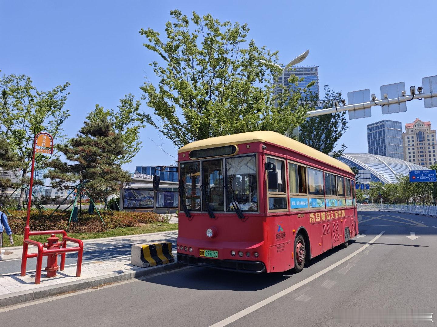 青岛国际邮轮港区可坐复古铛铛车【公交+文旅+长途 青岛城运织密邮轮港区出行网】近