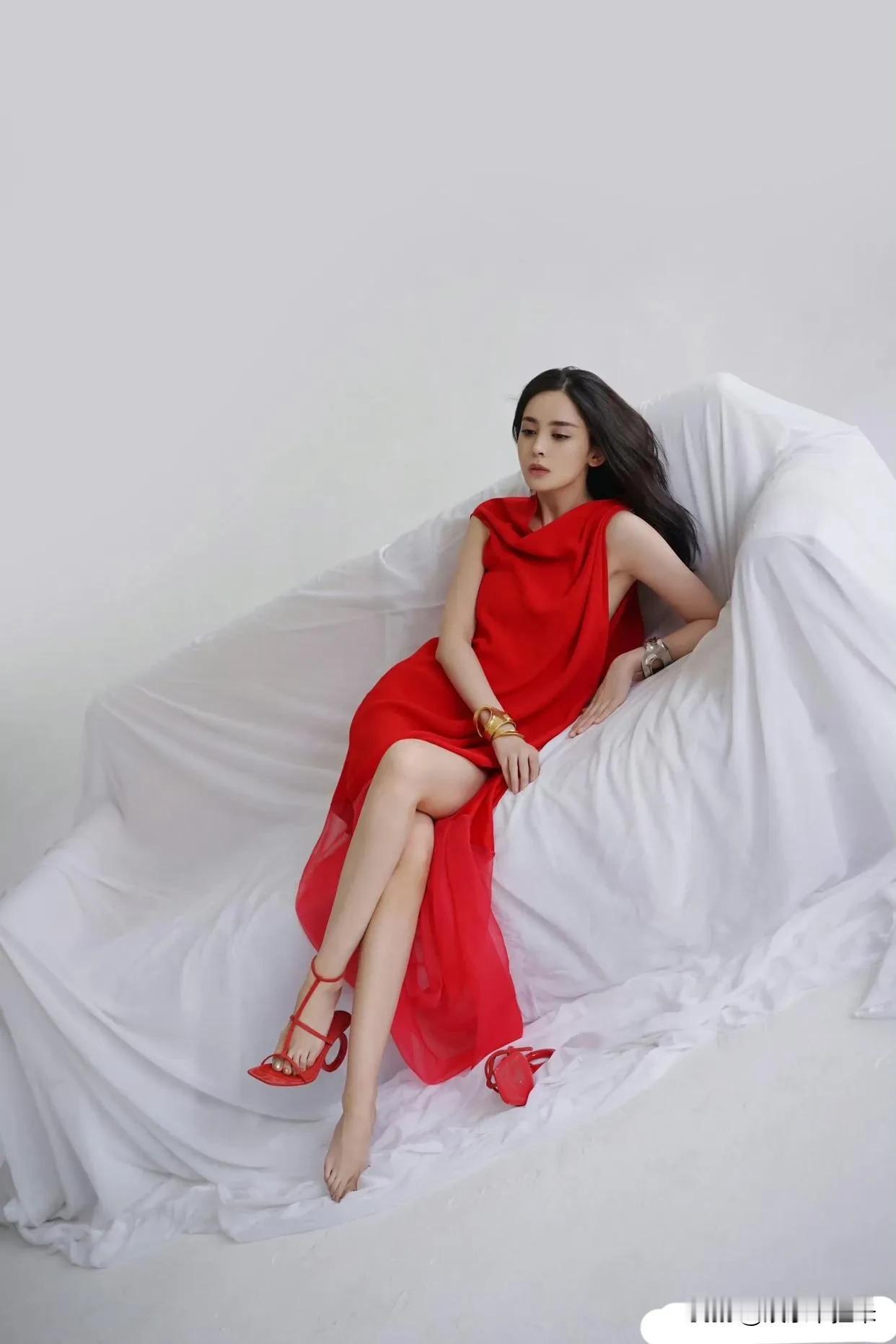 古力娜扎太美了，没找到女朋友太可惜了
