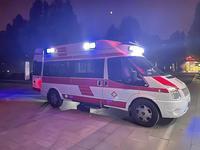 高铁上大姐低血糖晕倒，陌生乘客的举动，暖哭整节车厢
高铁上邻座大姐突然低血糖晕倒