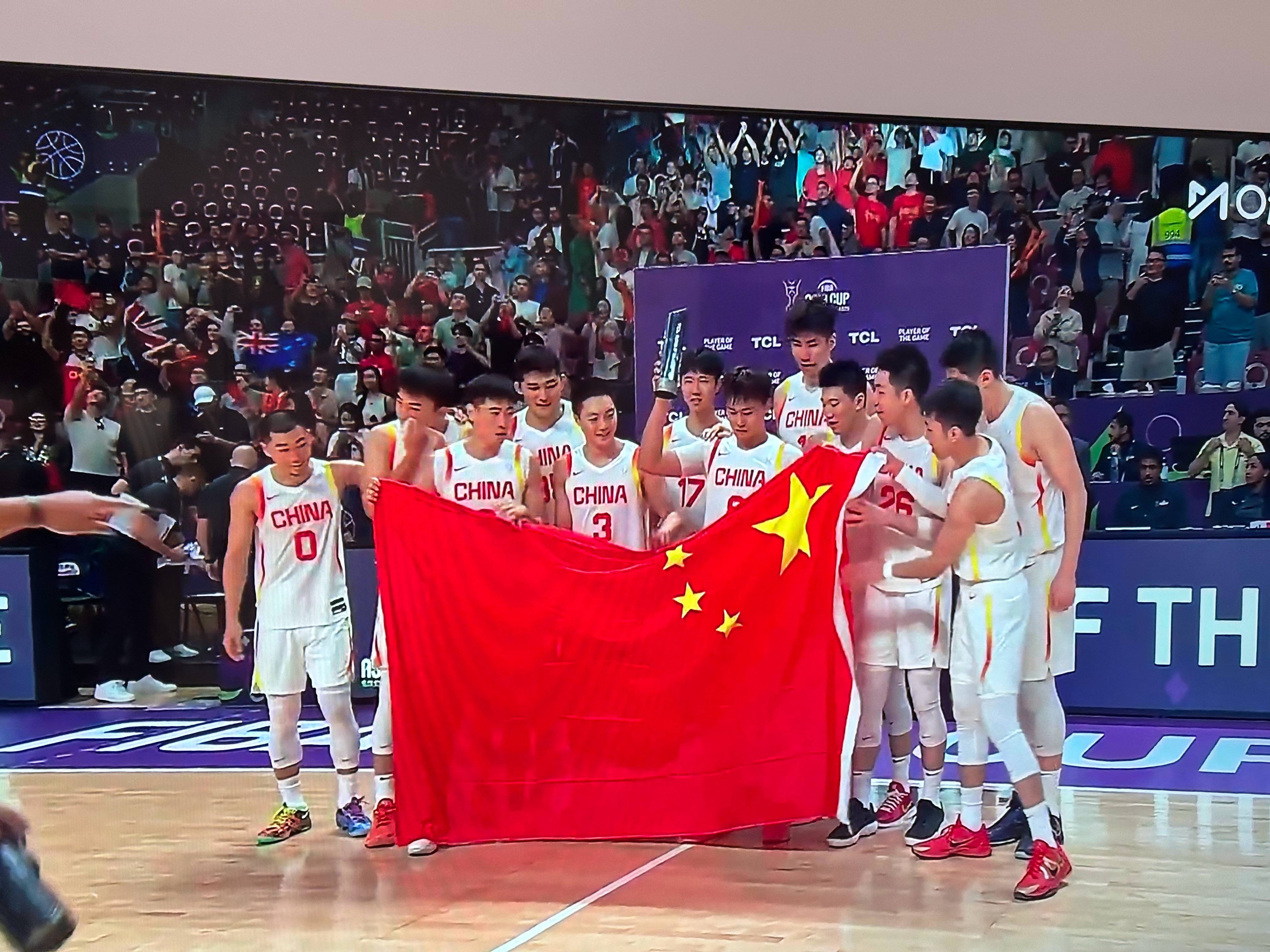 中国男篮vs新西兰男篮中国队牛逼！赵睿牛逼！从低谷中爬出来吧！[加油]等回大连给
