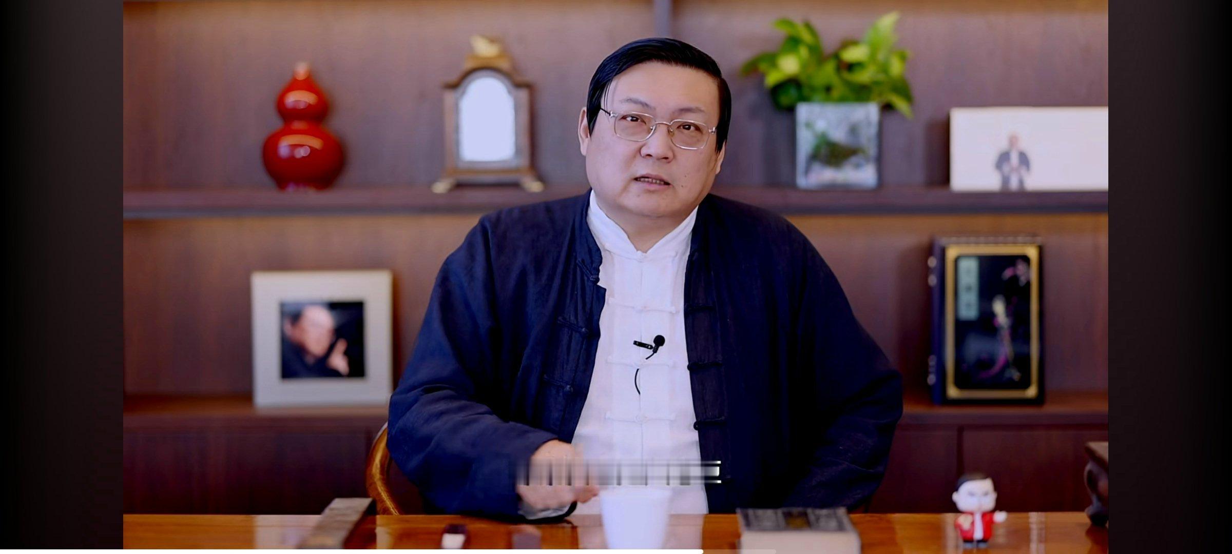 老梁洗秦桧是大忠臣，果不其然，评论区骂声一片。忠，字典解释做事赤誠且盡心盡力。动