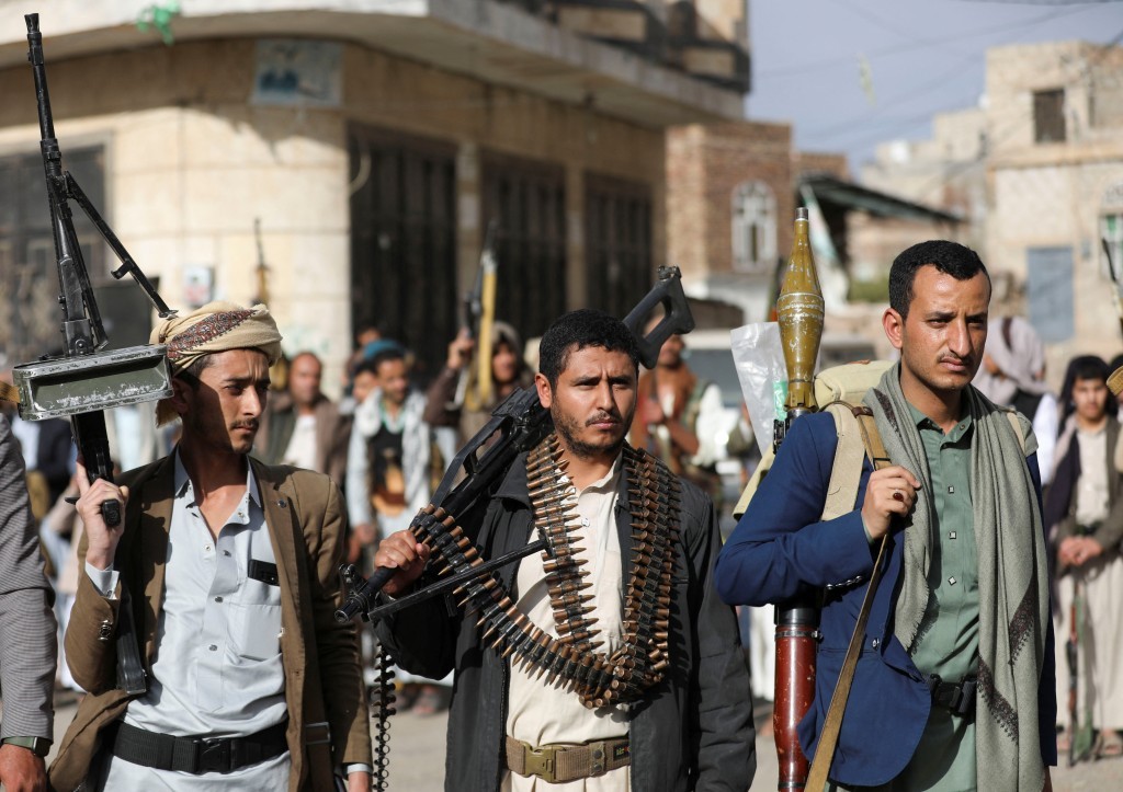 据环球时报报道，也门胡塞武装宣布发起首次军事行动，发射弹道导弹打击以色列在巴勒斯