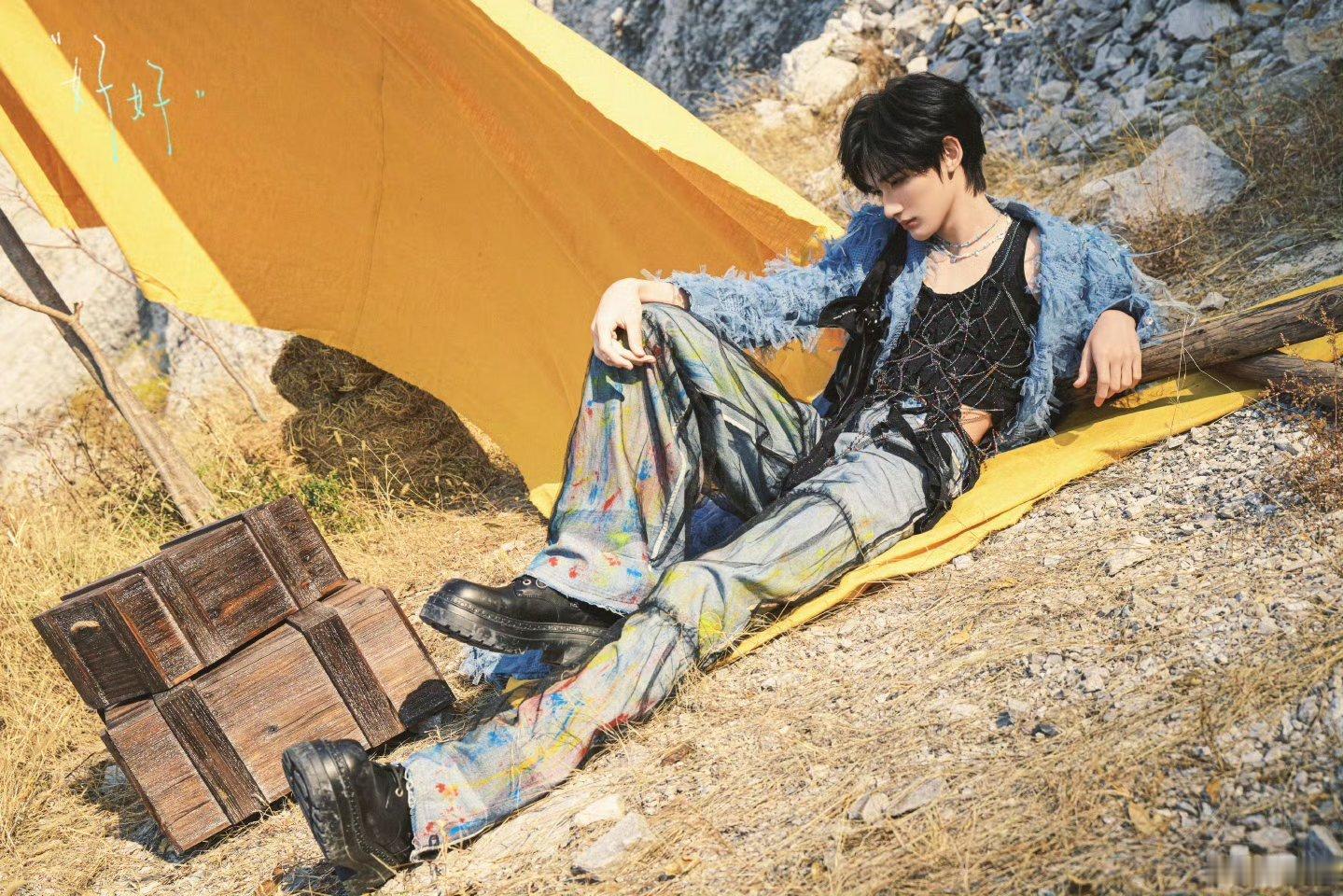 余宇涵直播打瓦余宇涵认真打游戏 余宇涵直播打《无畏契约》简直太投入啦！他时而冷静