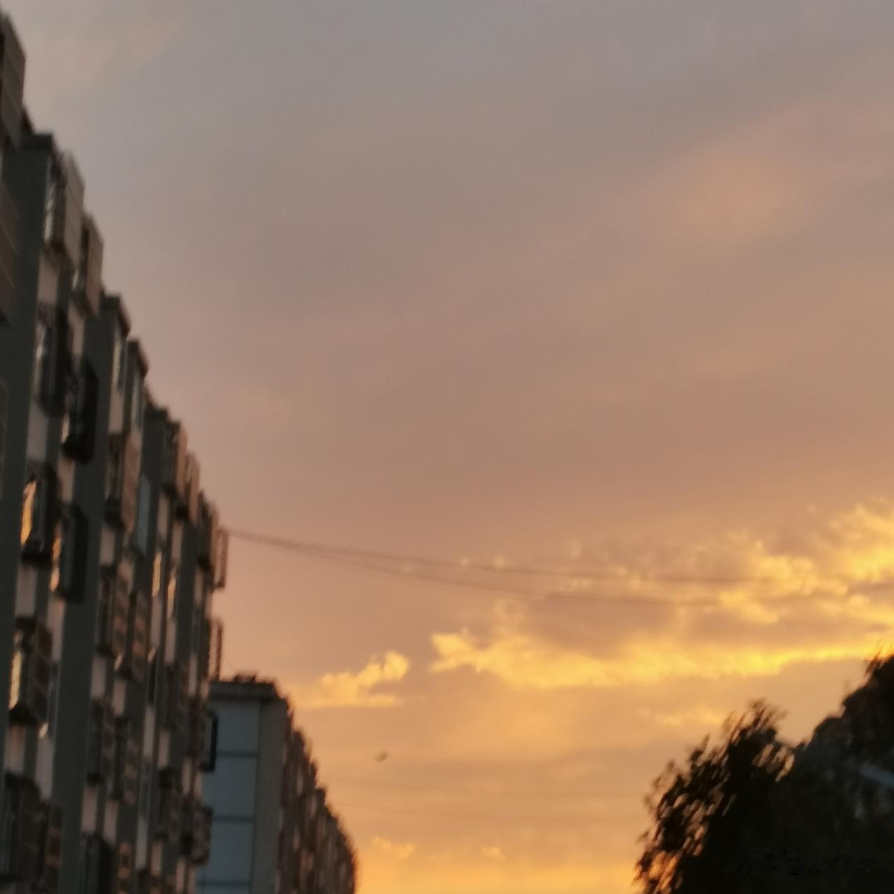 记录我的2026绚丽的晚霞，让平凡的日子多了几分色彩！