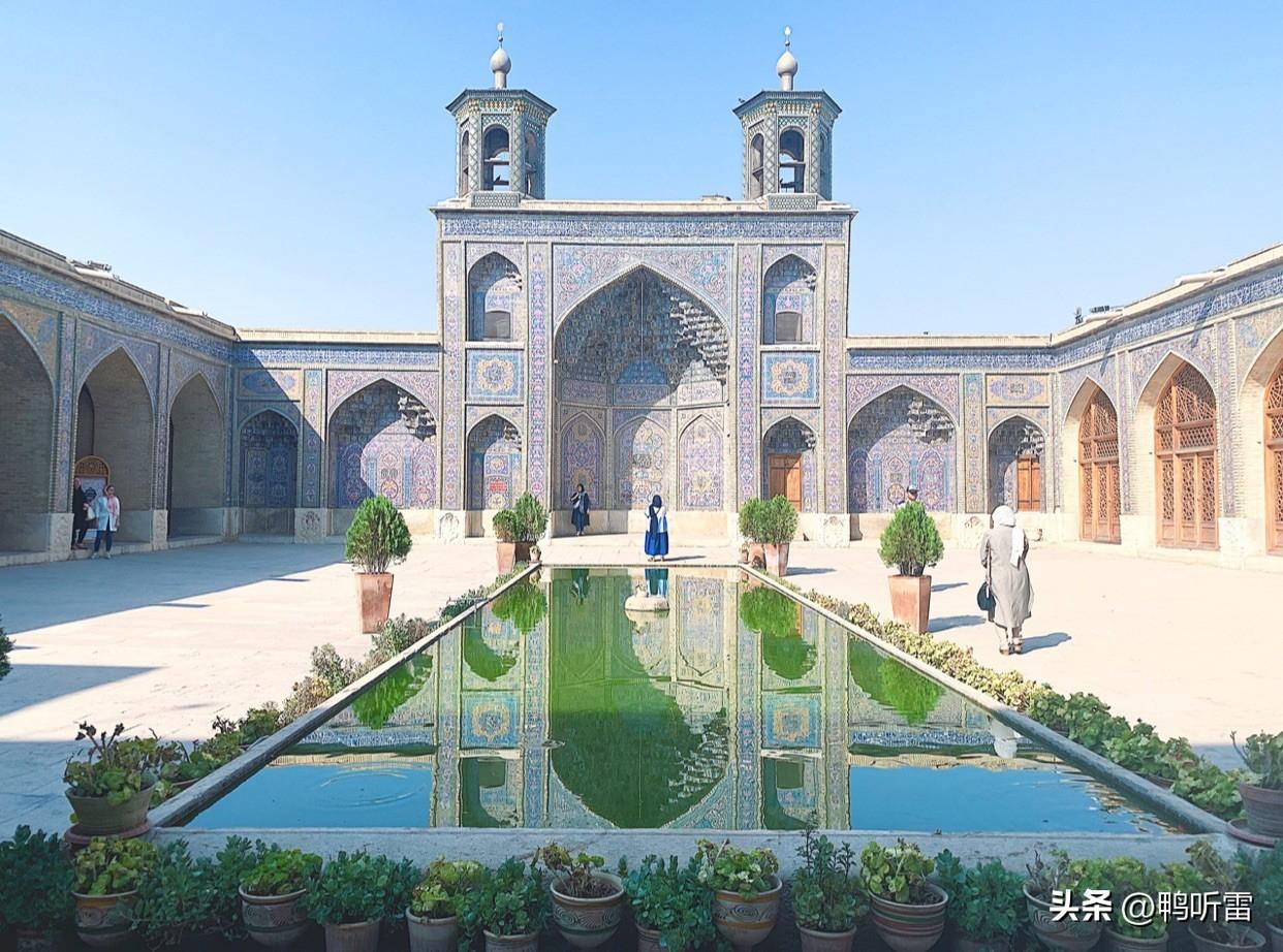 库姆神学院到底有多牛？半分钟了解它。
库姆神学院什叶派的最高“宗教总部”，地位堪