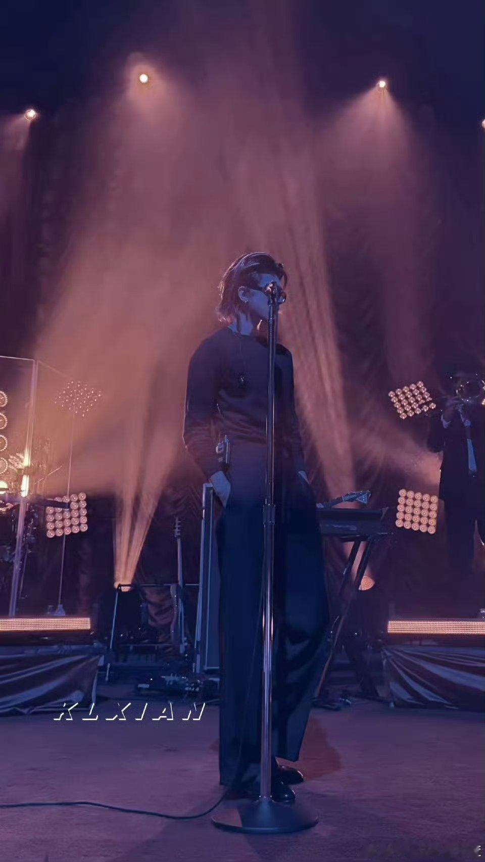 截至目前，双方工作室及本人均未针对此次ins取关事件作出任何官方回应，事件后续进