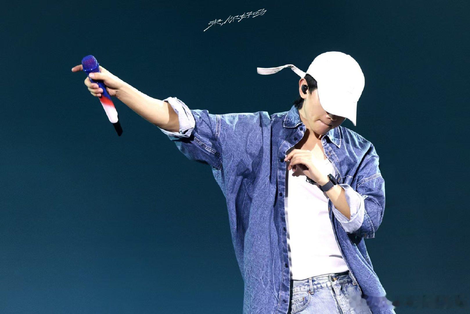 张杰张杰不再参加任何需要歌迷投票的活动张杰成都演唱会 张杰放弃所有投票颁奖礼，就