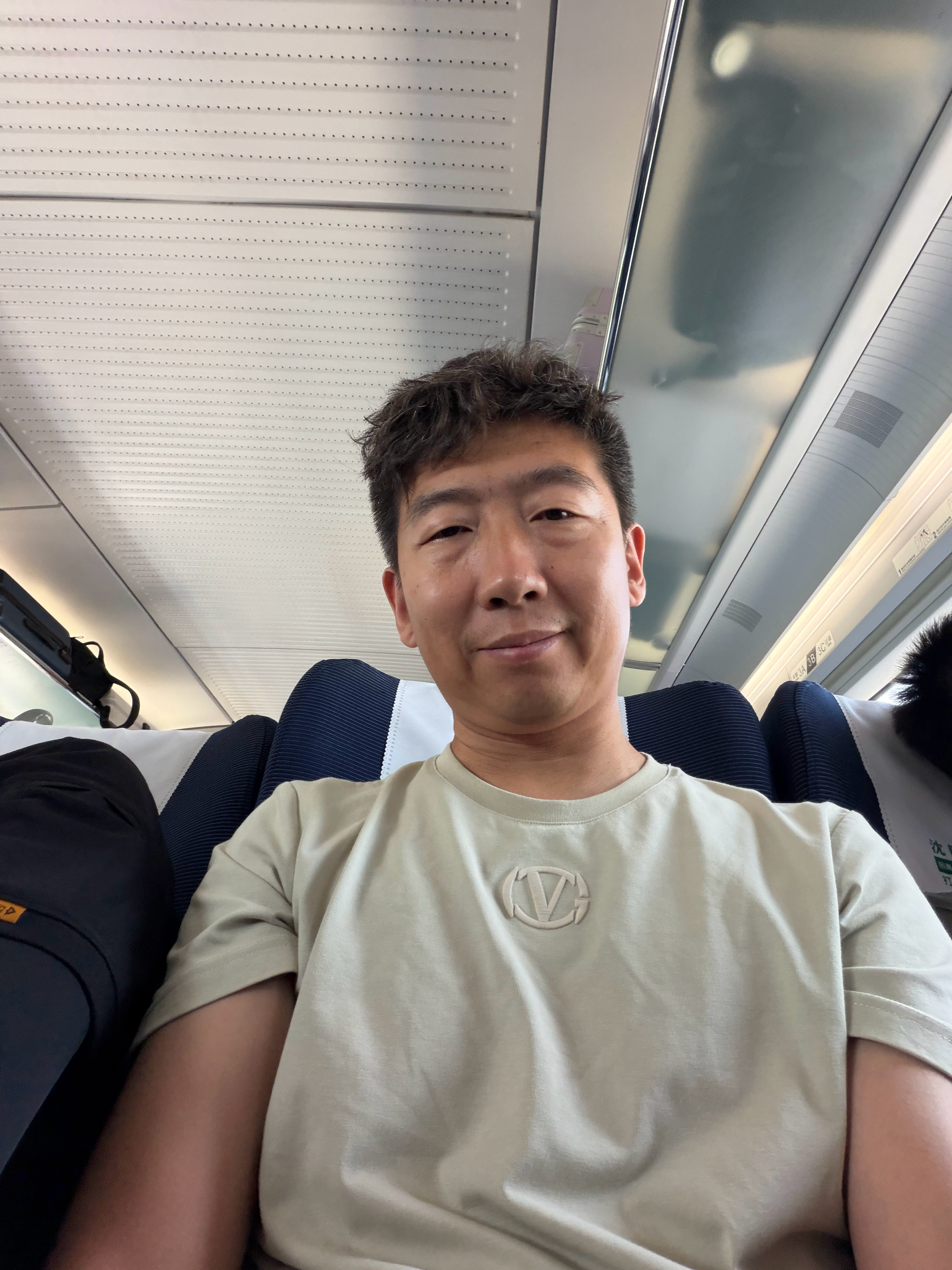 去大连出差，坐的这趟动车保准是有点说法，G520这个数字太好听了，我以为我左右两