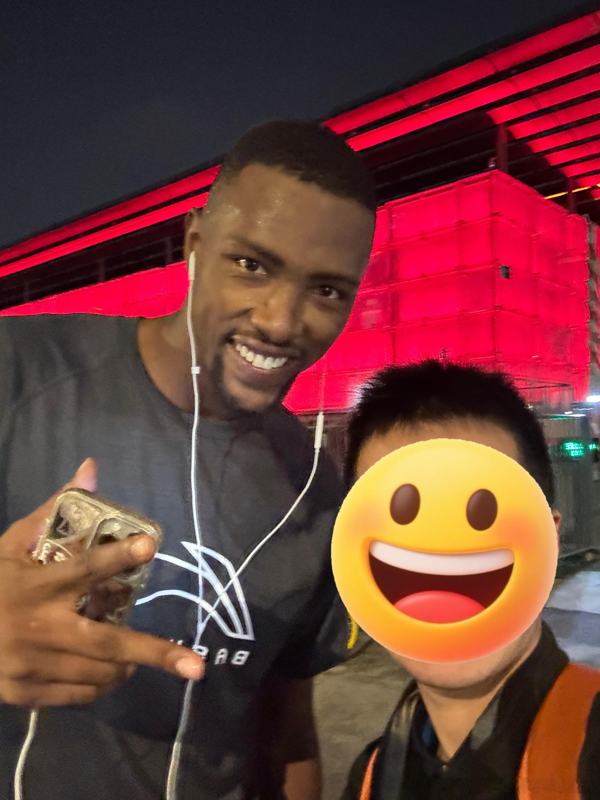 哈里·贾尔斯！（激动的表情管理失控[笑cry]）在路边偶遇打车的HG，聊到了杰森